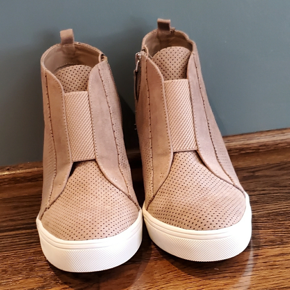 Mia ankle wedges